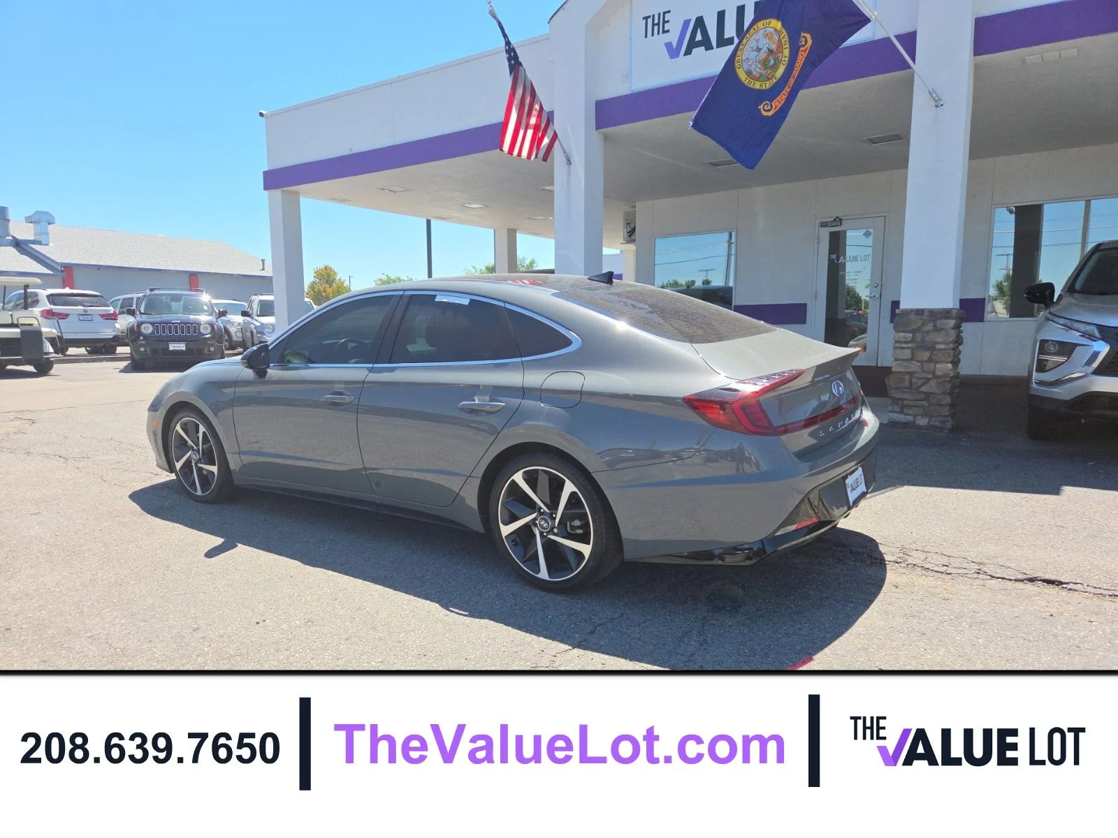 Used 2022 Gray Hyundai SEL Plus image 3