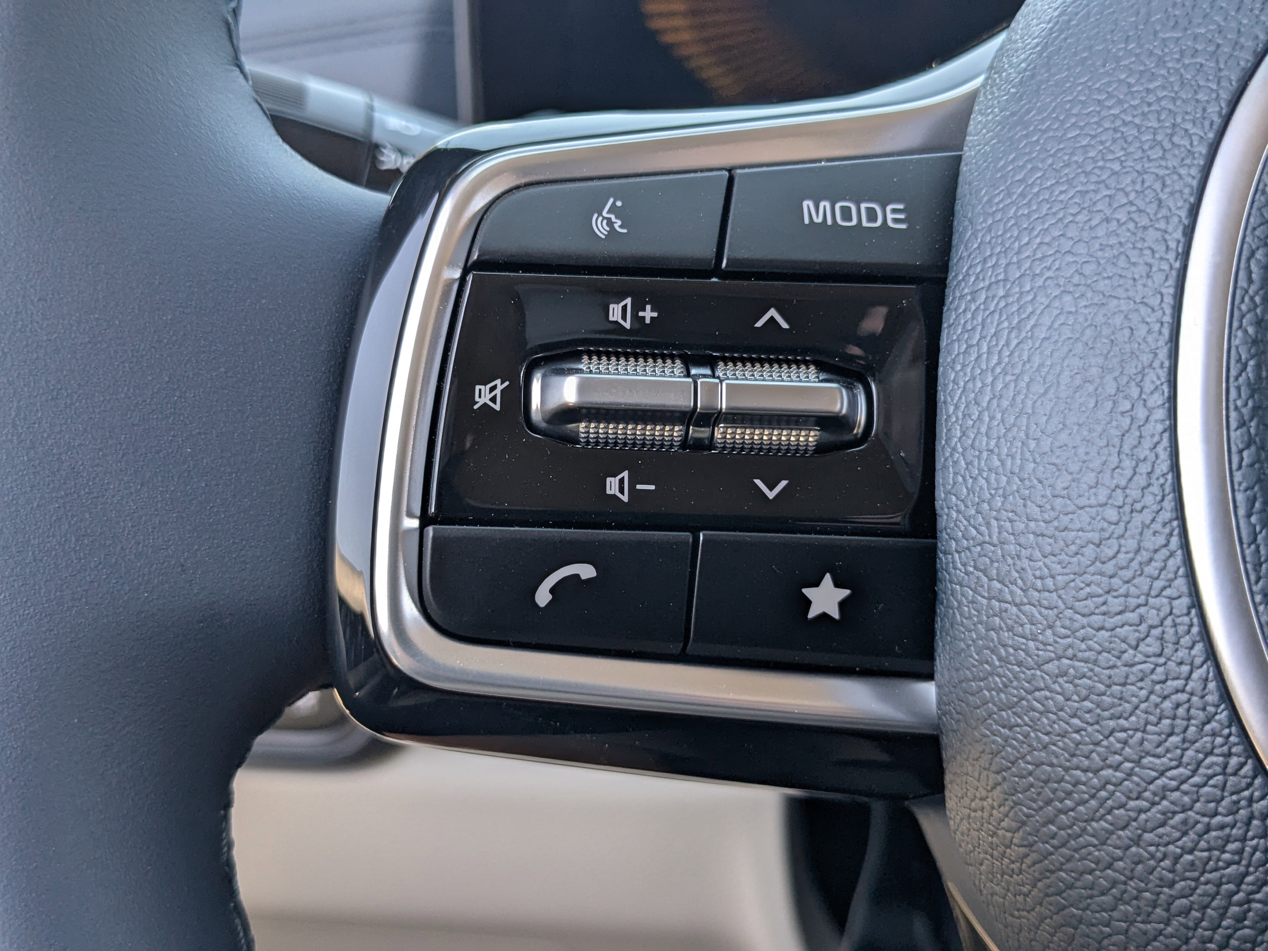 2026 Kia Carnival EX - Photo 30