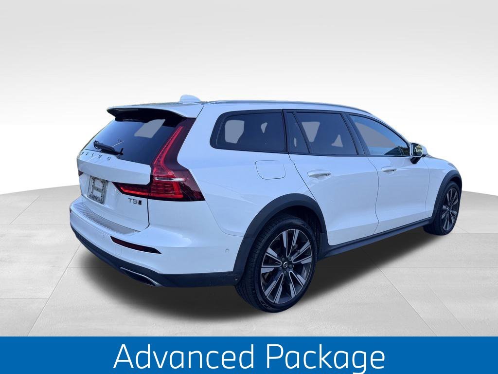 Used 2021 White Volvo T5 image 3