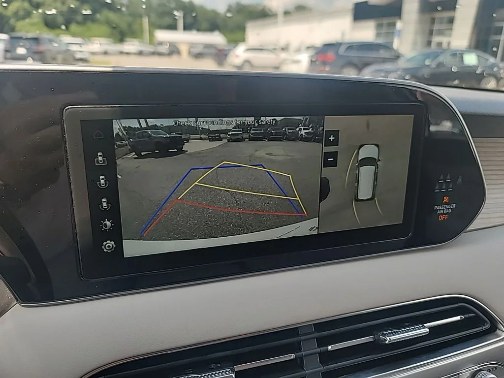 Used 2022 White Hyundai Calligraphy image 18