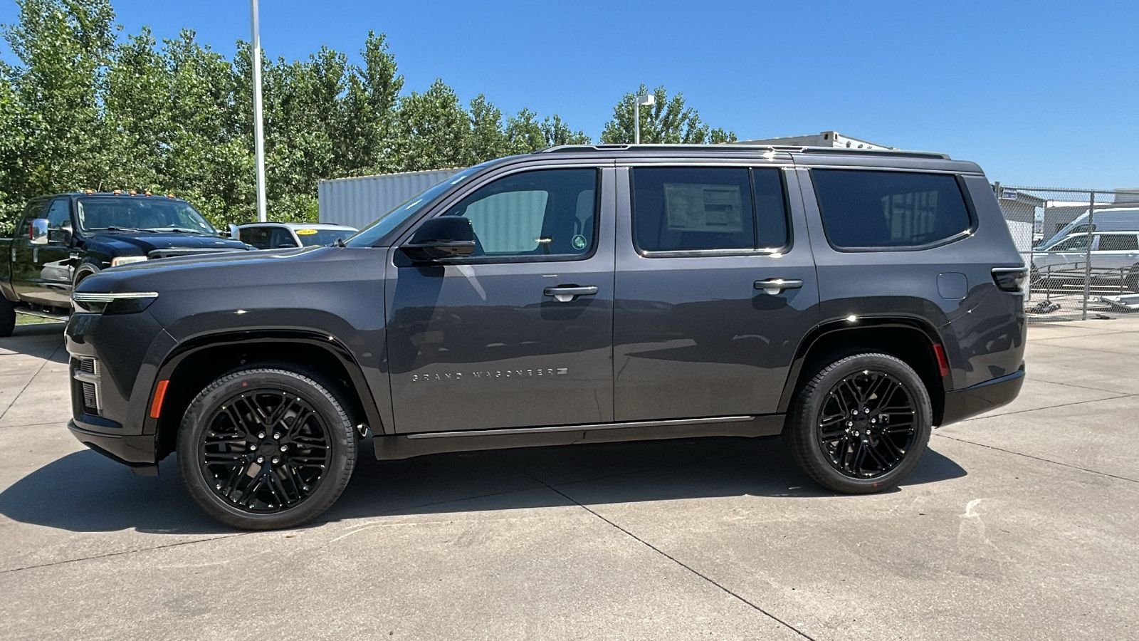 New 2026 Baltic Gray Metallic Clearcoat Jeep Limited Reserve image 7