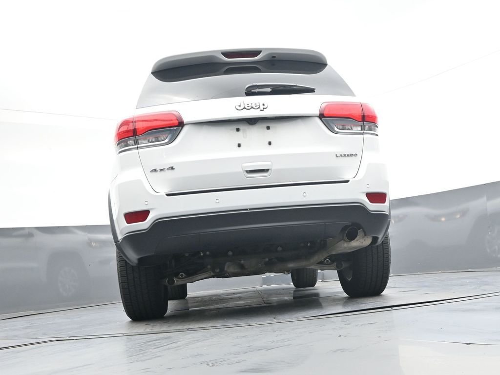 Used 2022 White Jeep Laredo E image 43