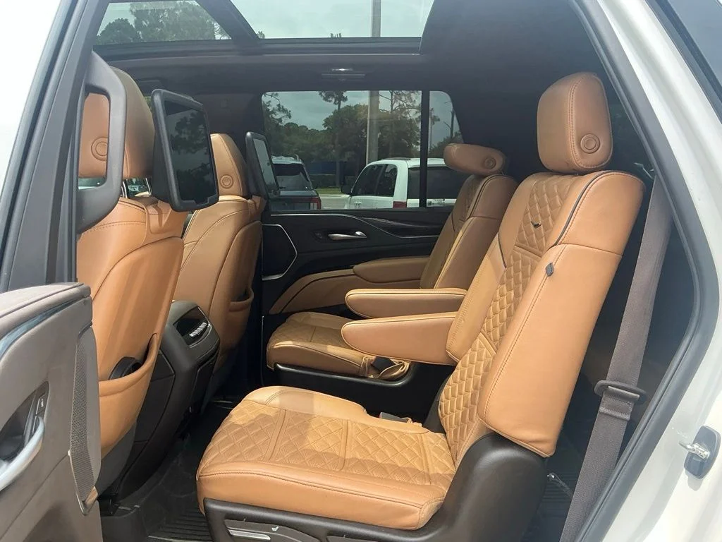 Used 2023 White Cadillac Premium Luxury image 43
