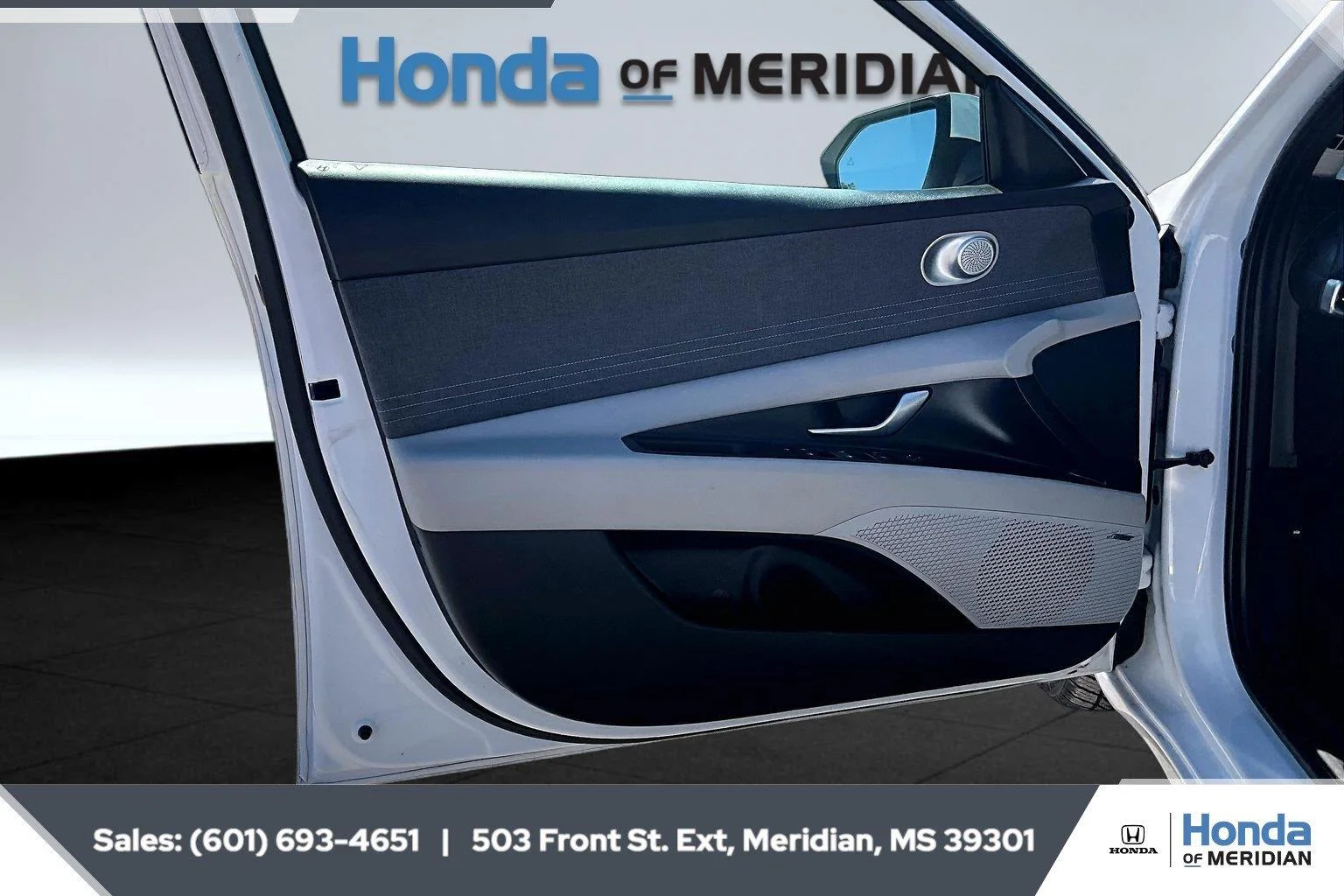 Used 2024 Serenity White Hyundai Limited image 17