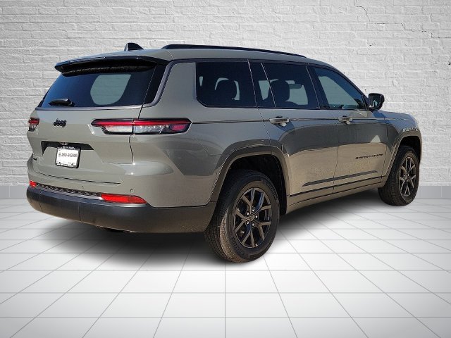 New 2027 Sting-Gray Clear-Coat Paint Jeep  image 4