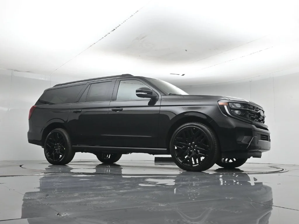 New 2027 Black Ford Platinum image 3