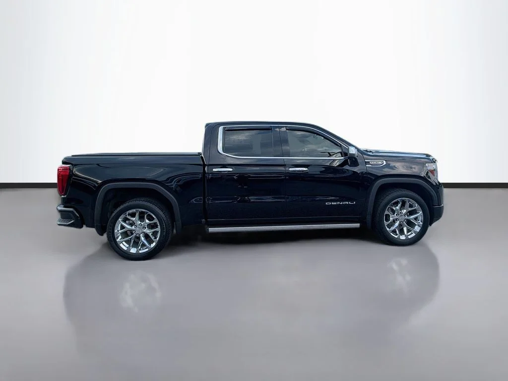 Used 2019 Onyx Black GMC Denali image 4