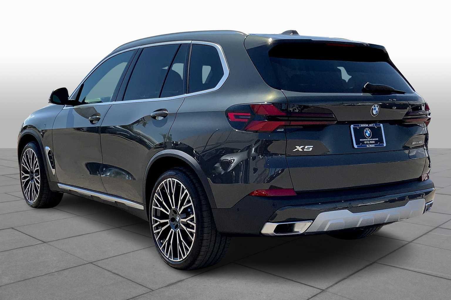 New 2026 Dravit Grey Metallic BMW sDrive40i image 11