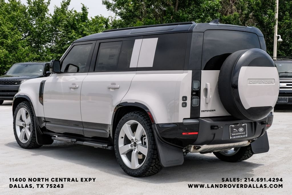 New 2026 Borasco Grey Metallic Land Rover X-Dynamic SE image 8
