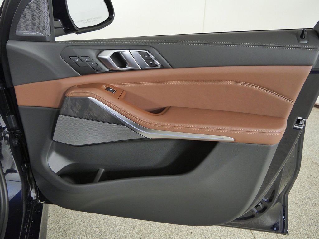 New 2026 Carbon Black Metallic BMW xDrive50e image 19