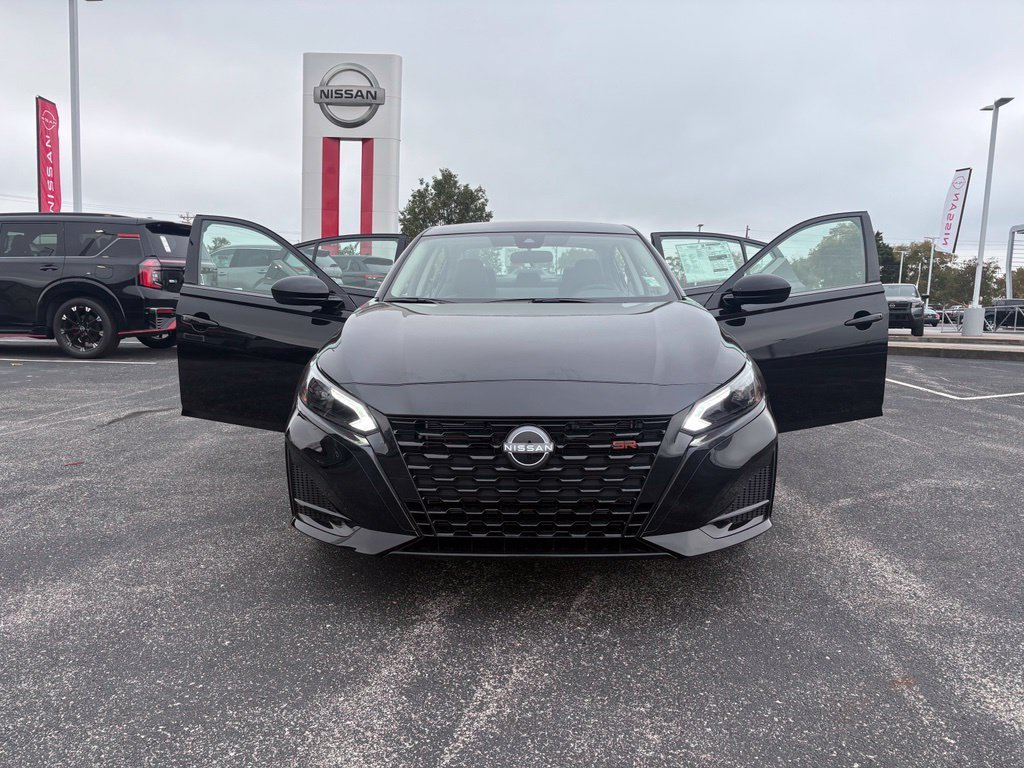 New 2026 Black Nissan 2.5 SR image 42