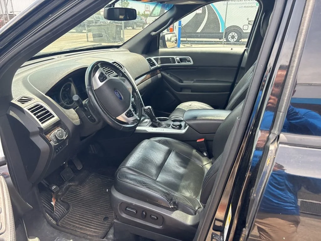 Used 2013 Black Ford Limited image 13