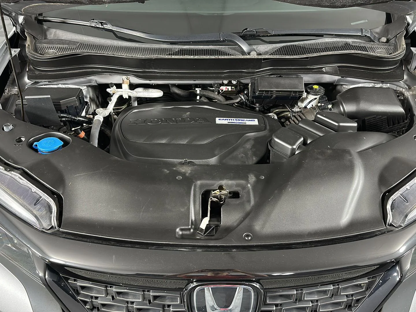 Used 2019 Lunar Silver Metallic Honda Sport image 2