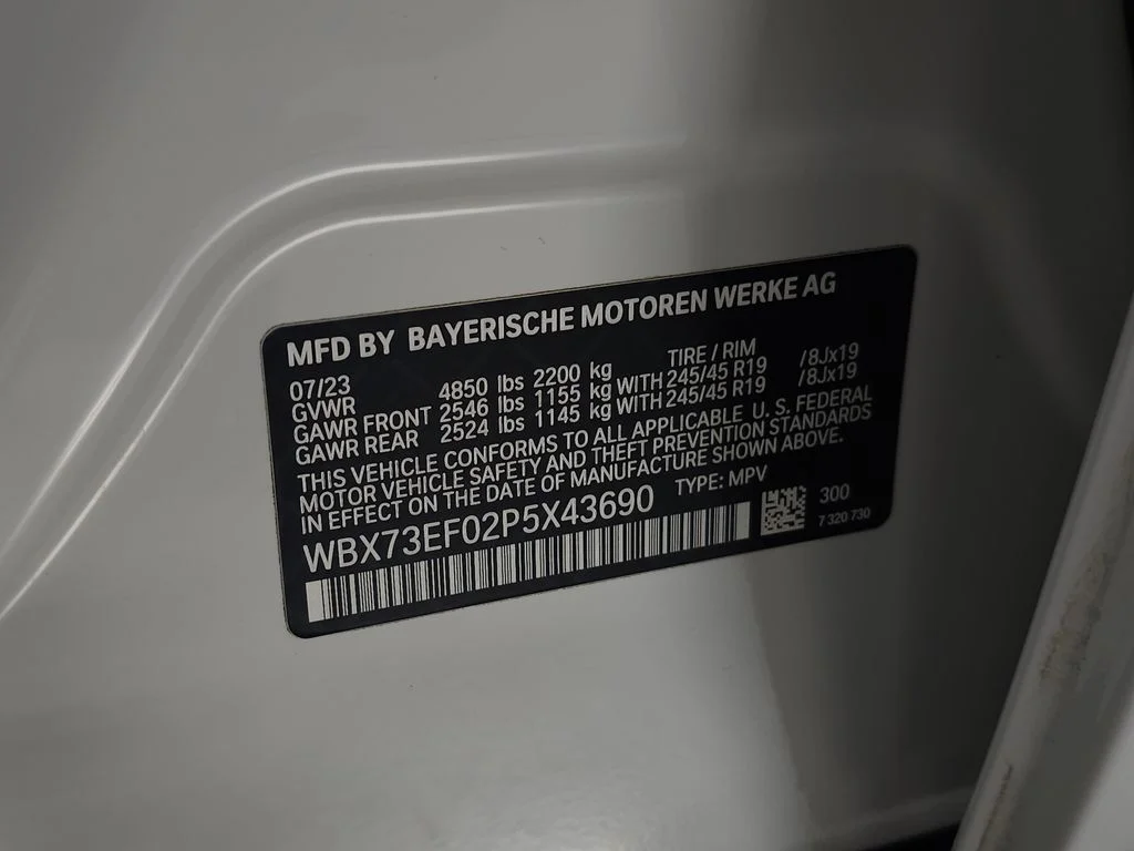 Used 2023 White BMW xDrive28i image 34