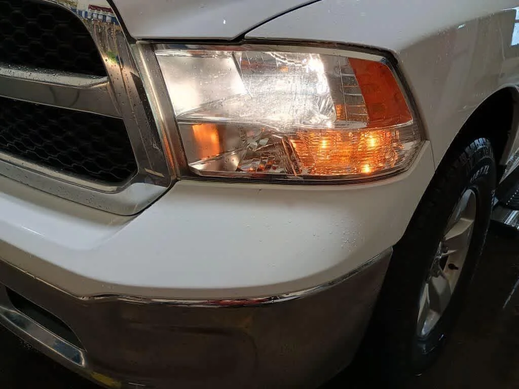 Used 2019 Bright White Clearcoat Ram SLT image 26
