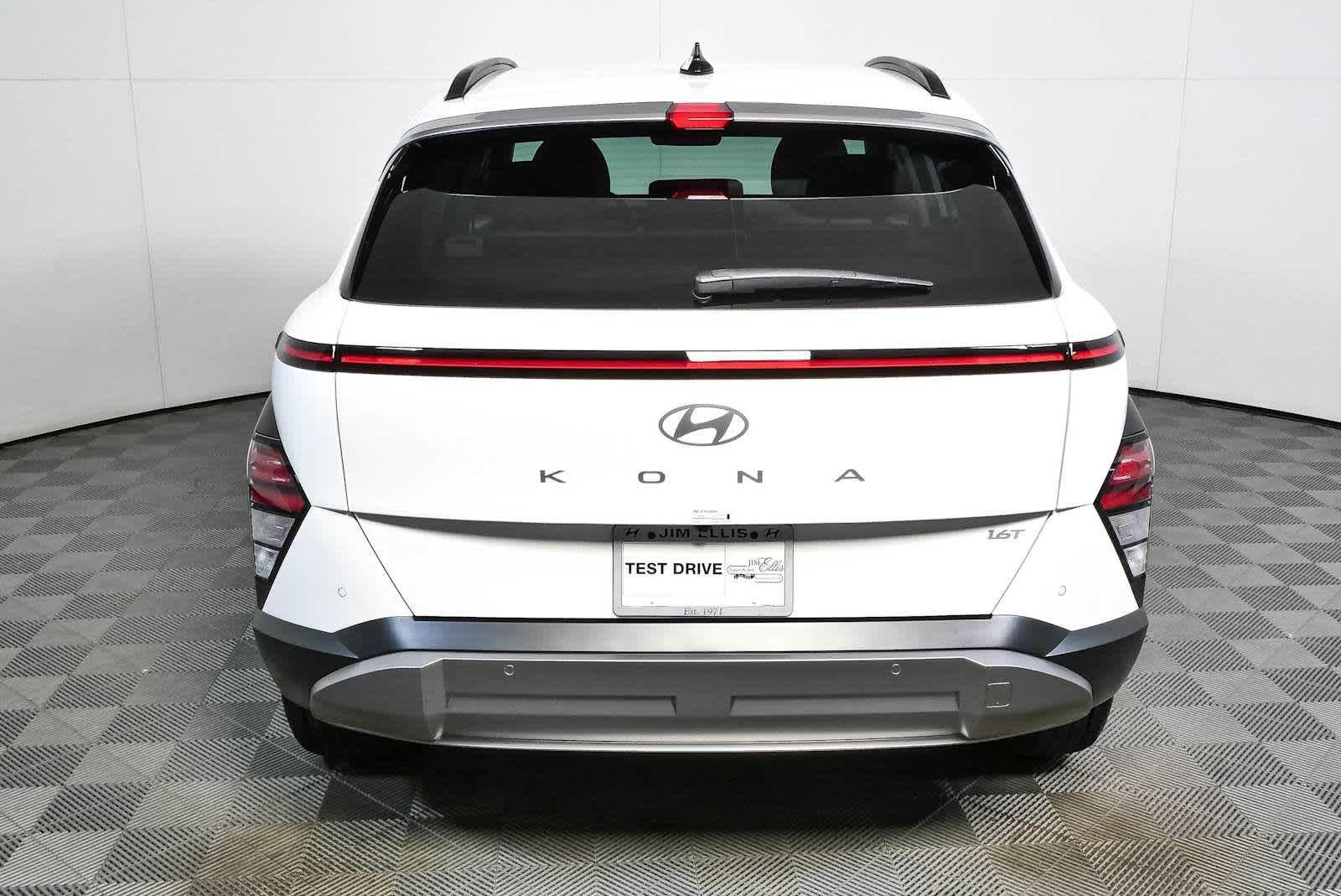 New 2026 Atlas White Hyundai Limited FWD image 5