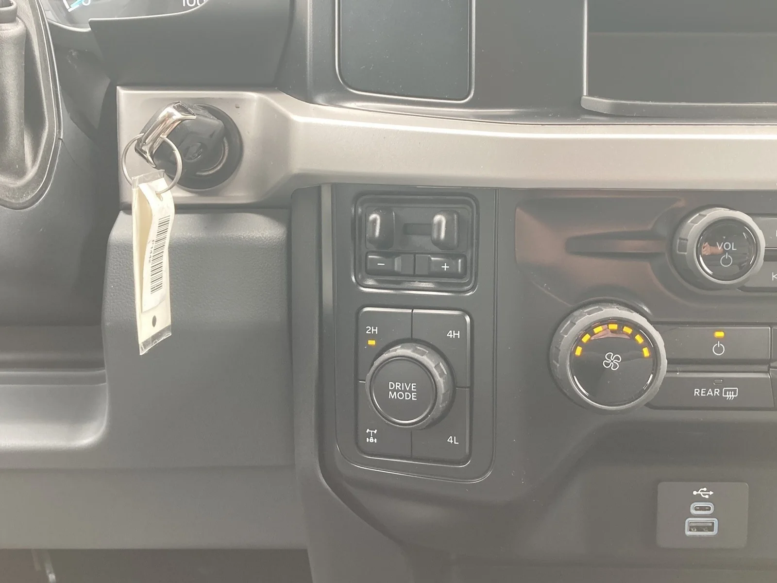 New 2026 Oxford White Ford F-350® XL image 24