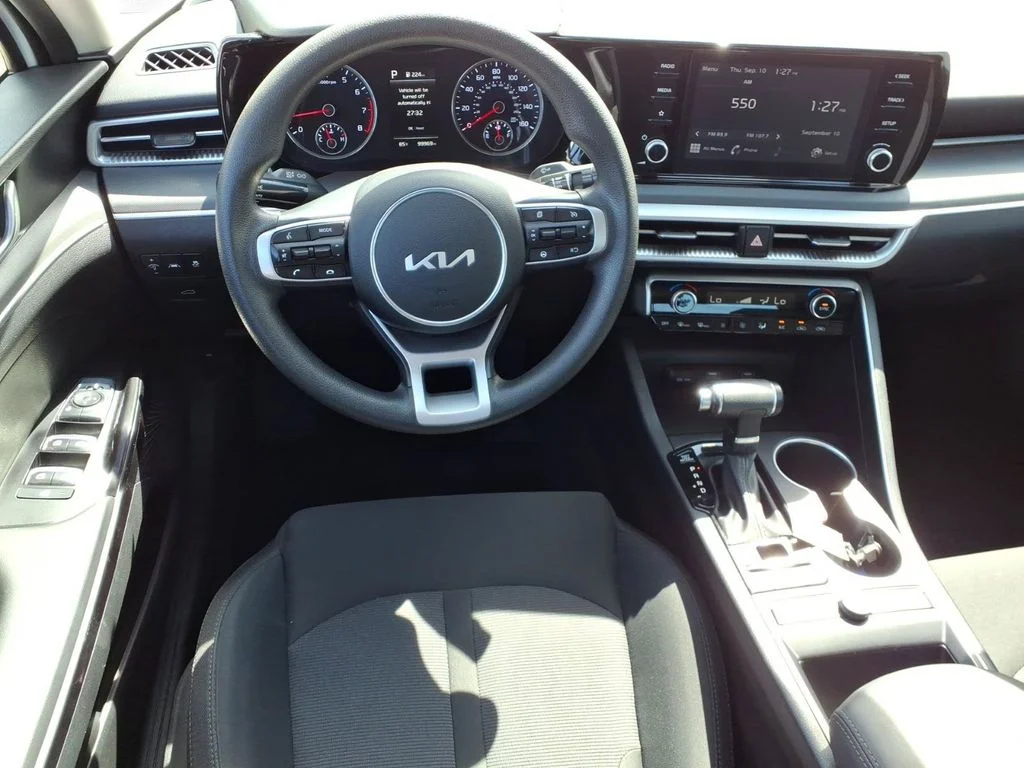 Used 2024 White Kia LXS image 16