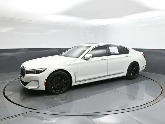 2022 BMW 7 Series 740i's photo