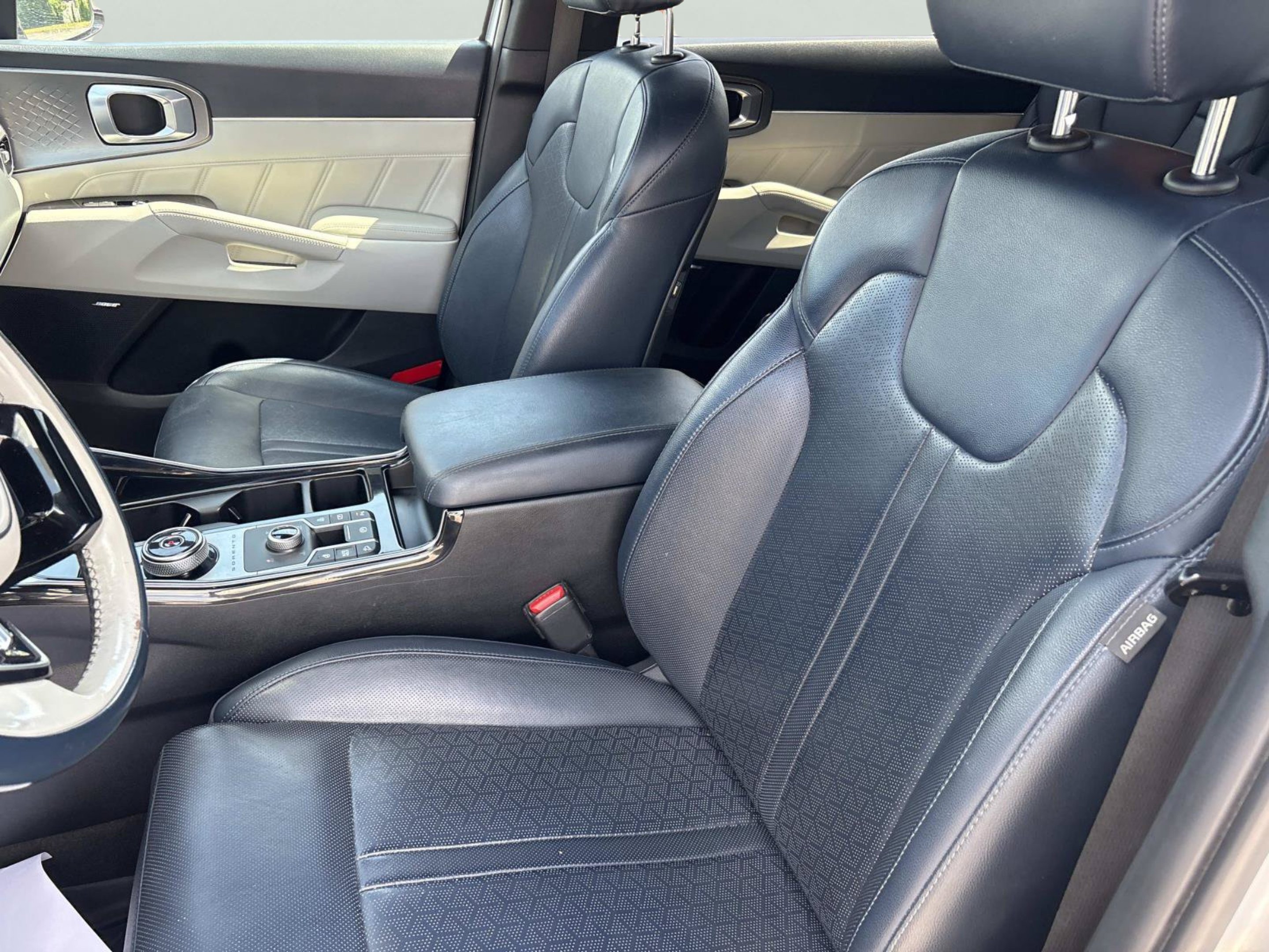 Used 2022 Silky Silver Kia SX Prestige image 24