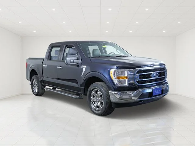 Certified Used 2021 Blue Ford XLT image 1