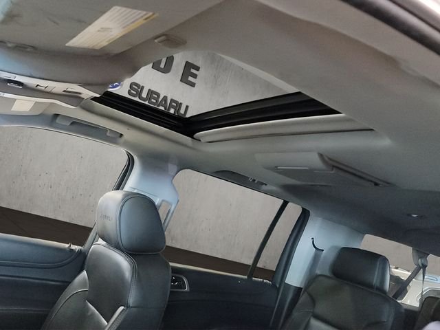 Used 2015 White Diamond Clearcoat GMC Denali image 3