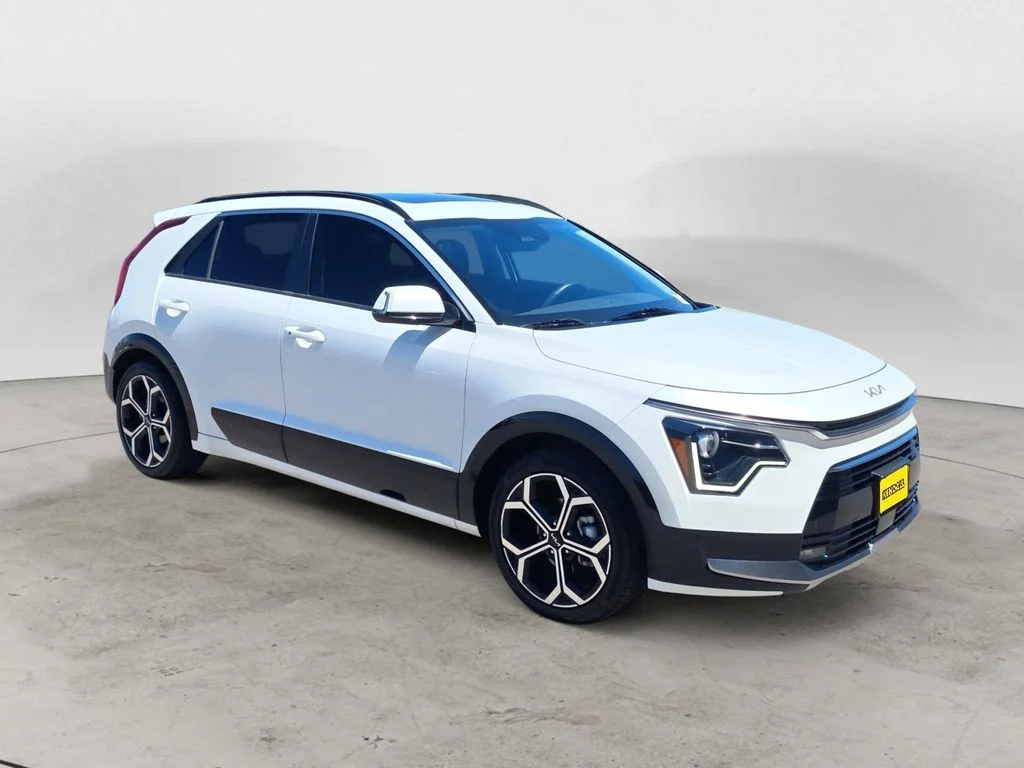 Used 2023 White Kia EX Touring image 7
