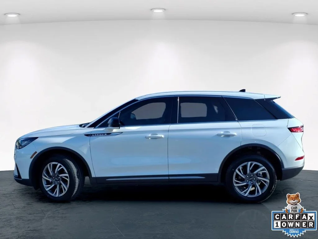 Used 2023 White Lincoln Standard image 14