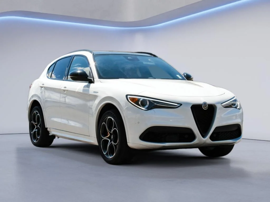 Used 2023 Alfa White Alfa Romeo Veloce image 3
