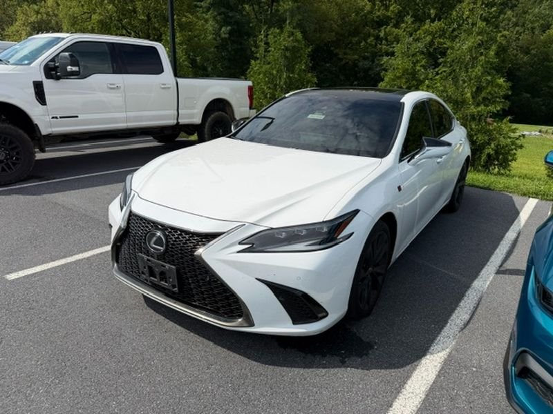 Used 2023 Ultra White Lexus F SPORT Handling image 2