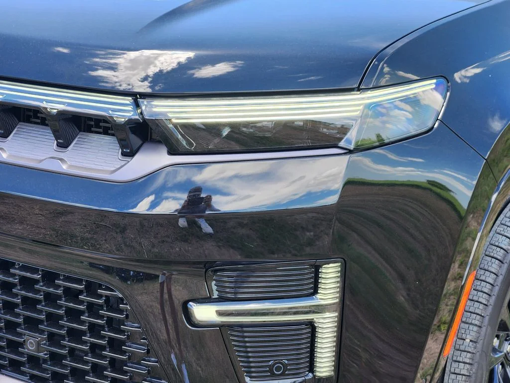 New 2026 High Gloss Black Jeep Summit Reserve image 5