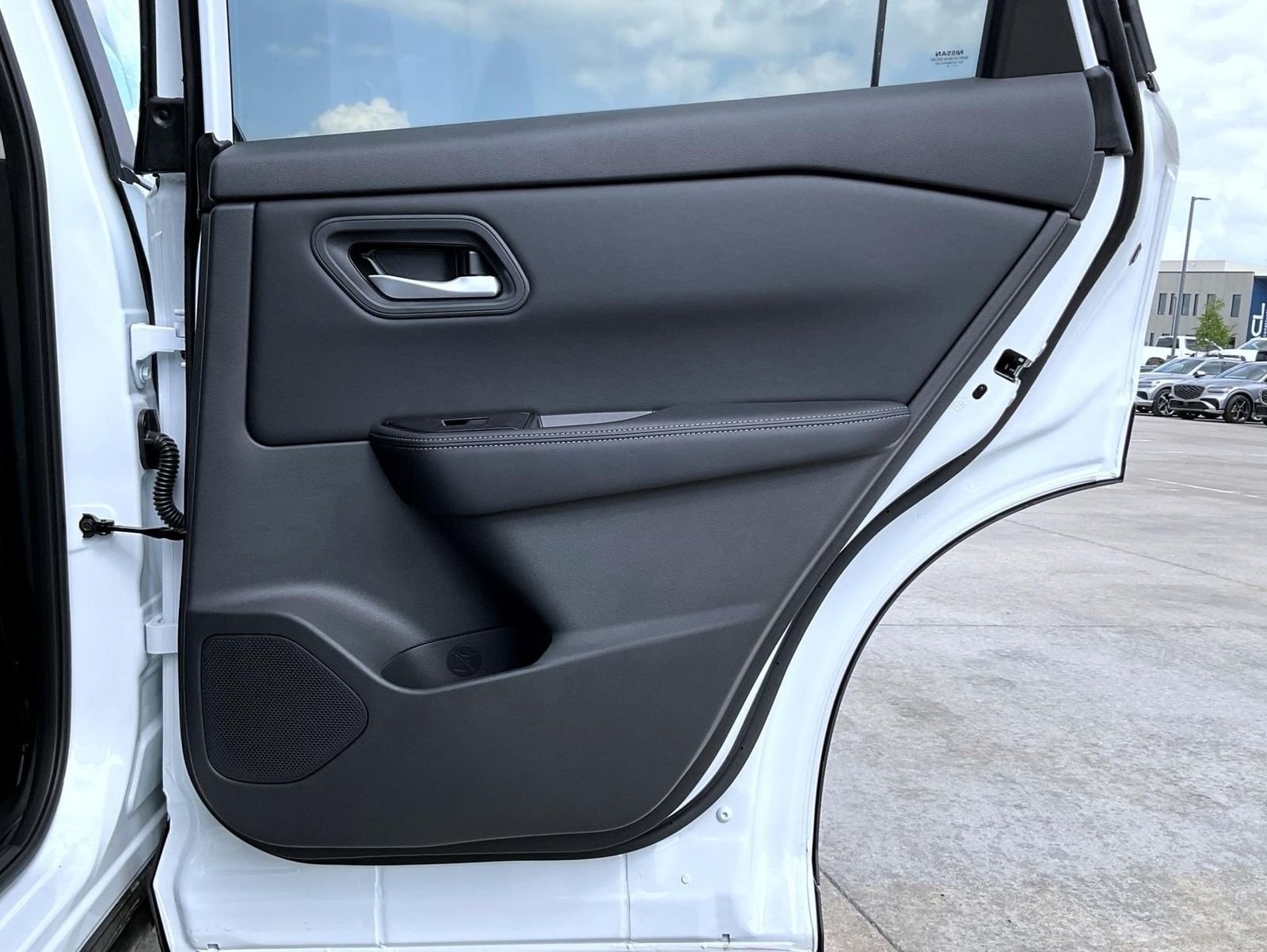 New 2026 Everest White Pearl TriCoat Nissan SV image 18