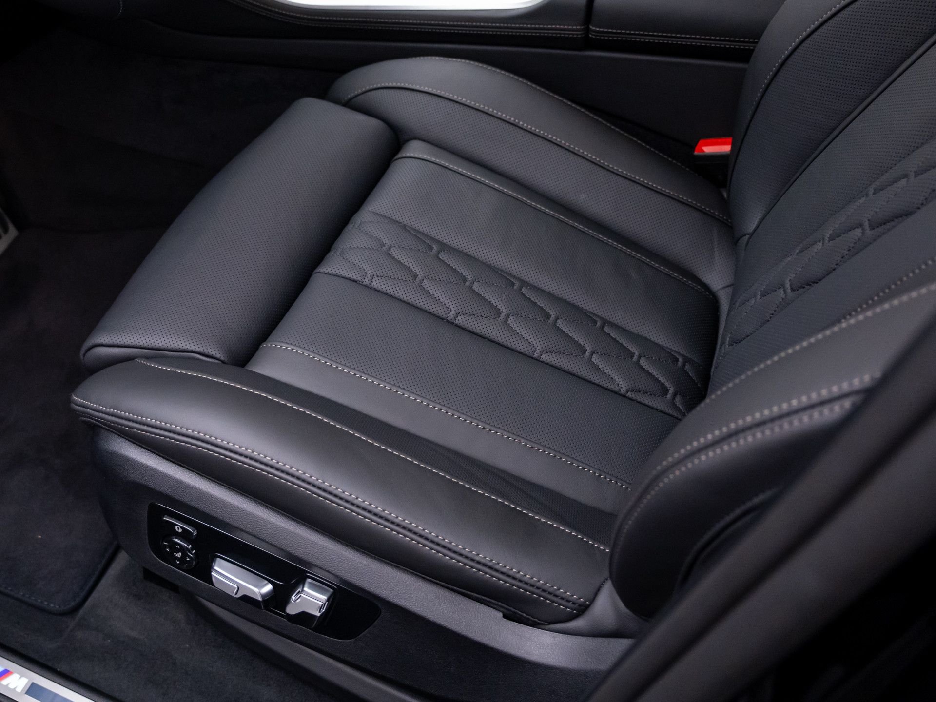 New 2026 Black Sapphire Metallic BMW xDrive40i image 16