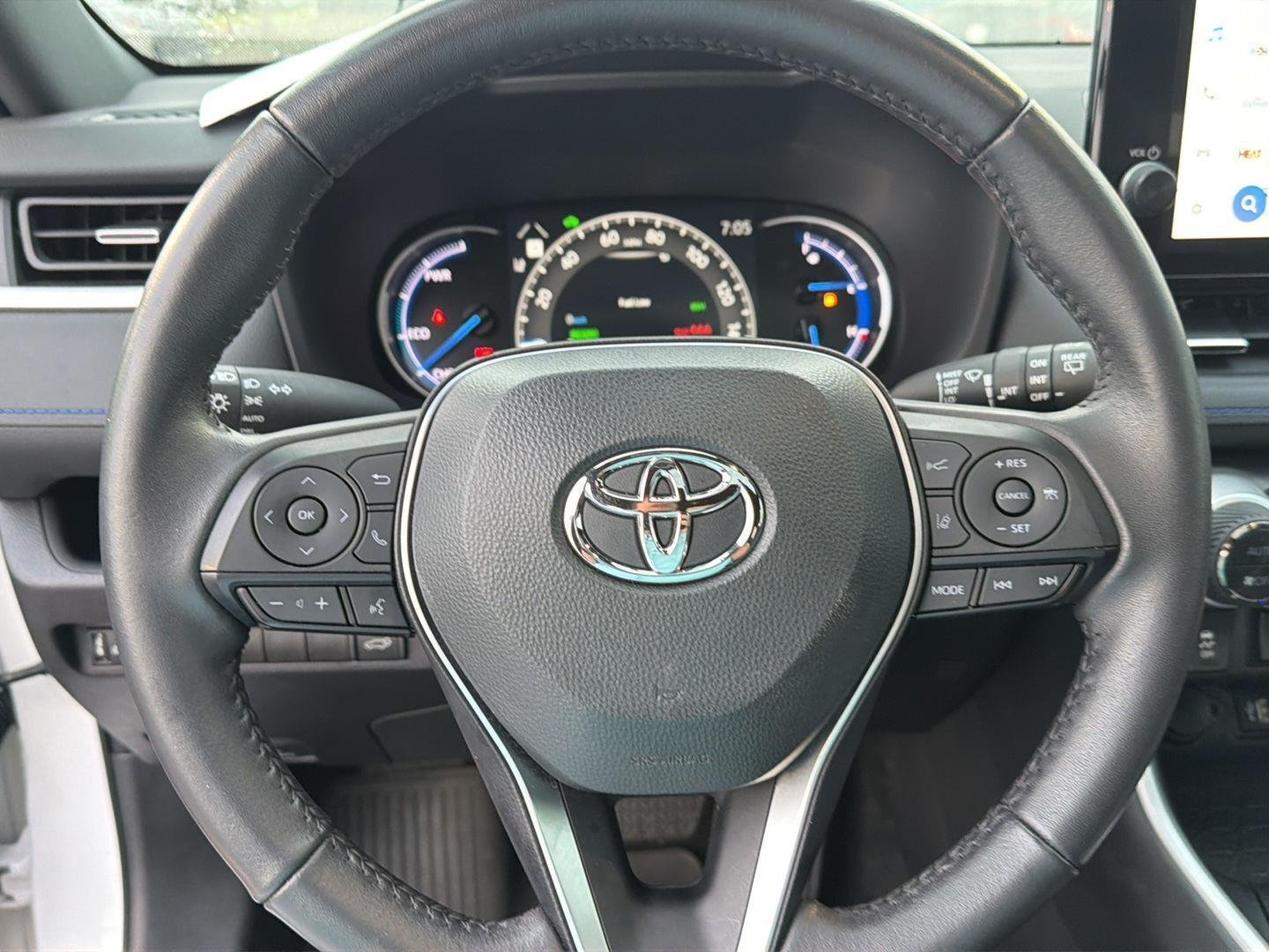 Used 2024 Wind Chill Pearl w/Midnight Black Metallic Roof Toyota Hybrid XSE image 20