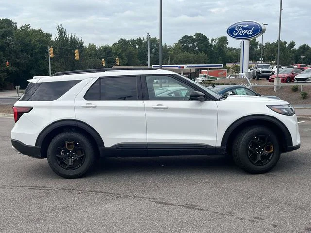 New 2026 Star White Metallic Tri-Coat Ford Tremor image 2