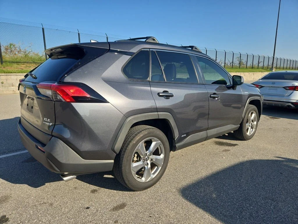 Used 2021 Gray Toyota XLE Premium image 2