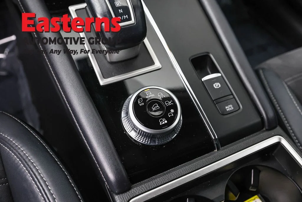 Used 2023 Blue Mitsubishi SE image 19