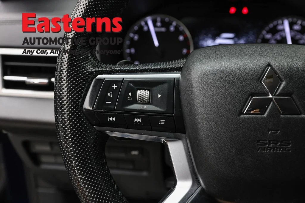 Used 2023 Blue Mitsubishi SE image 15
