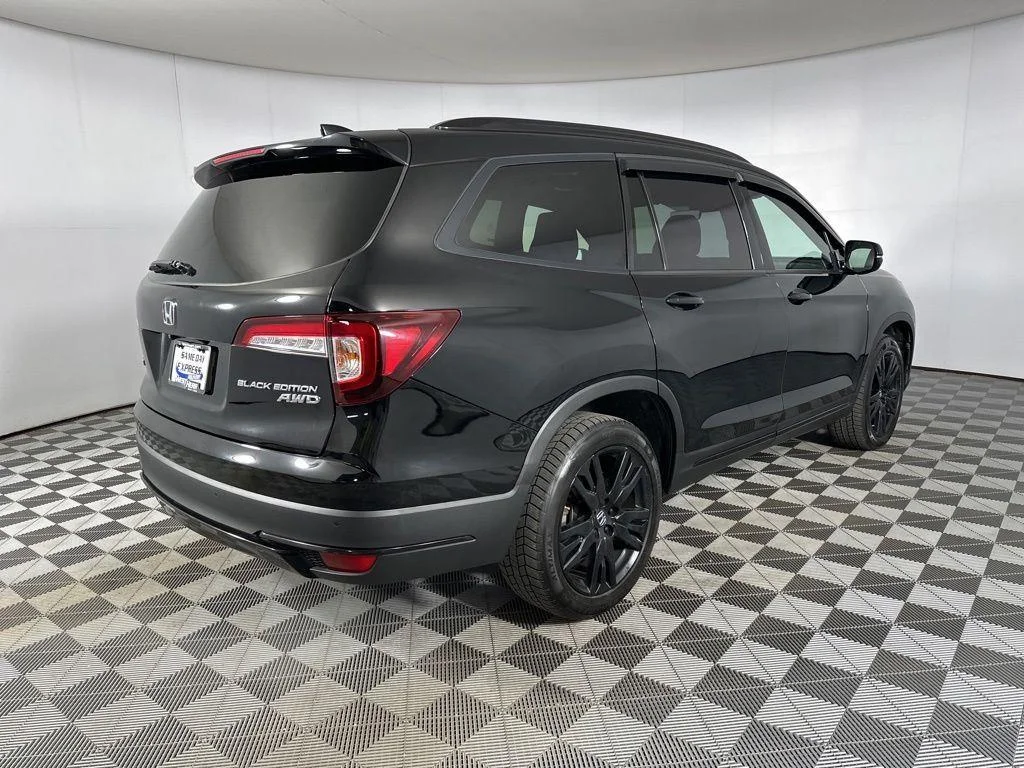 Used 2022 Crystal Black Pearl Honda Black Edition image 9