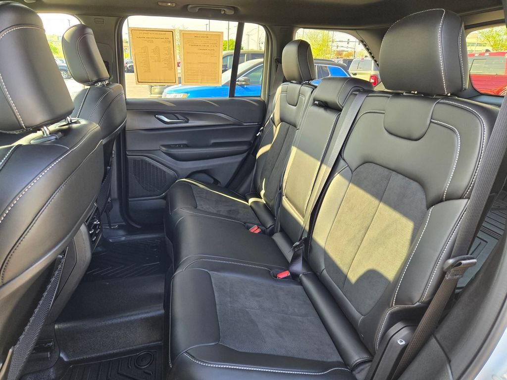 Used 2025 White Jeep Altitude X image 30