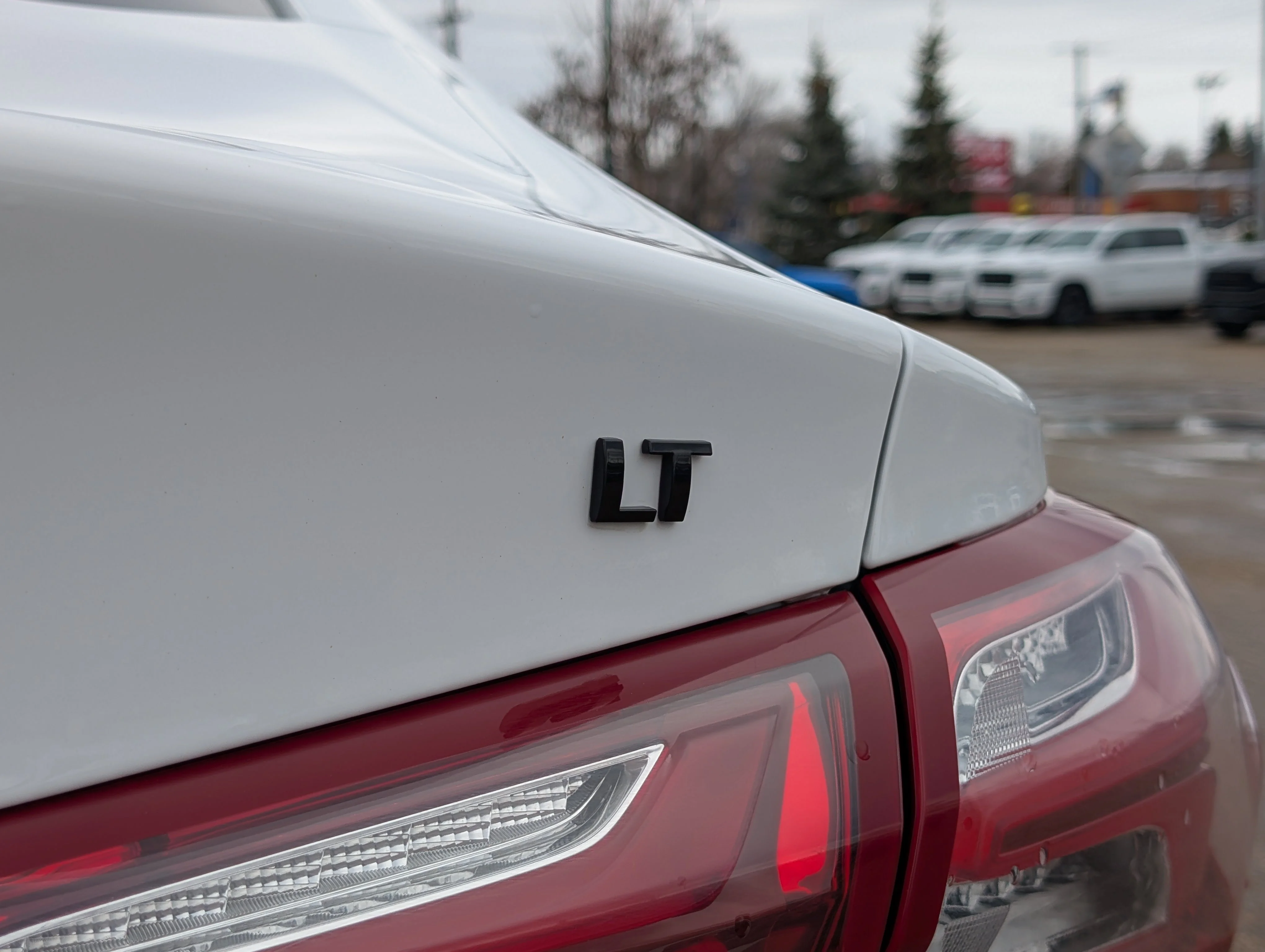 Used 2024 Summit White Chevrolet 1LT image 14
