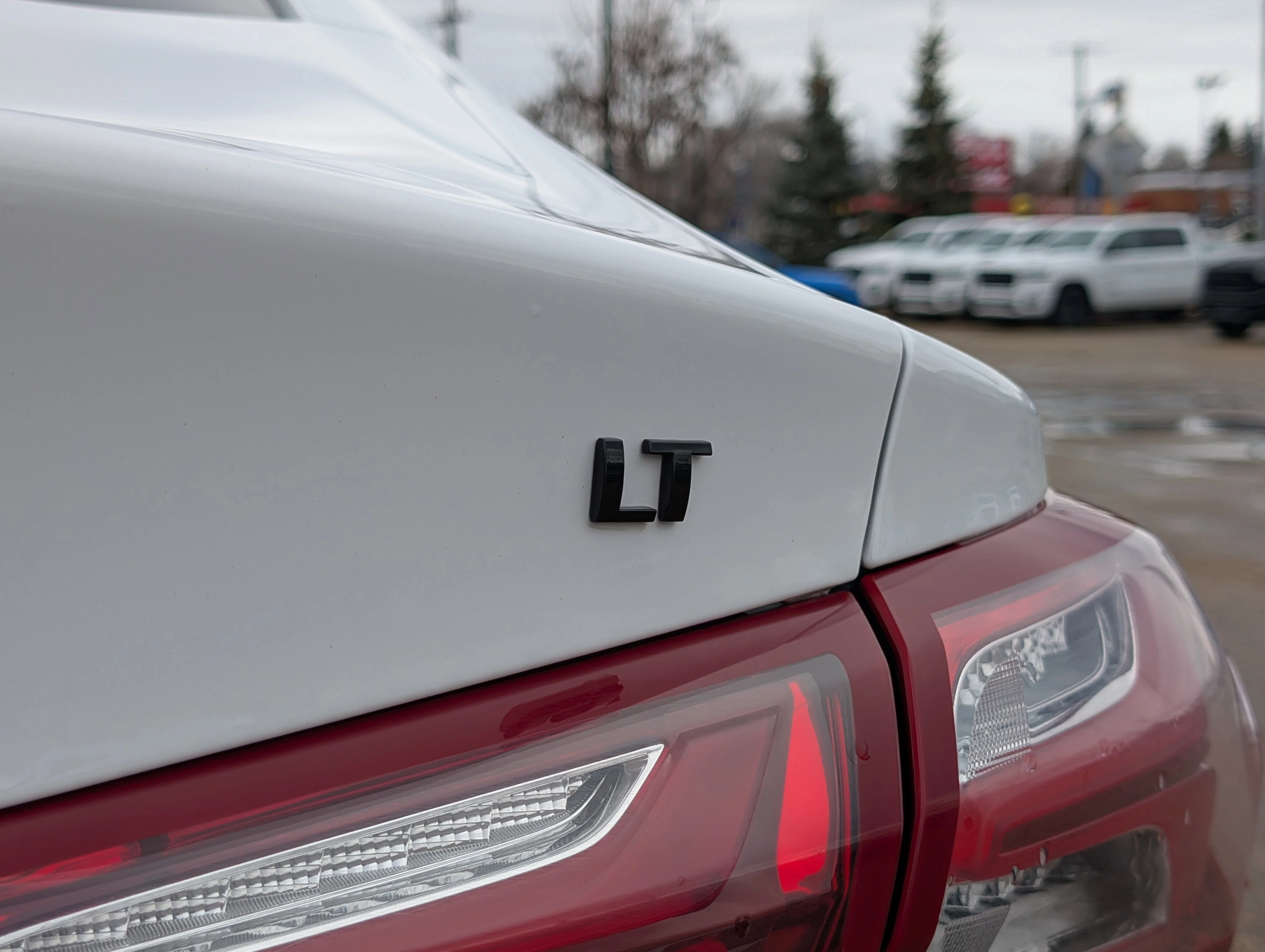 Used 2024 Summit White Chevrolet 1LT image 14