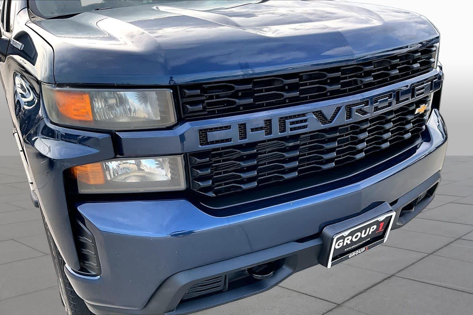 Used 2019 Northsky Blue Metallic Chevrolet Custom image 25