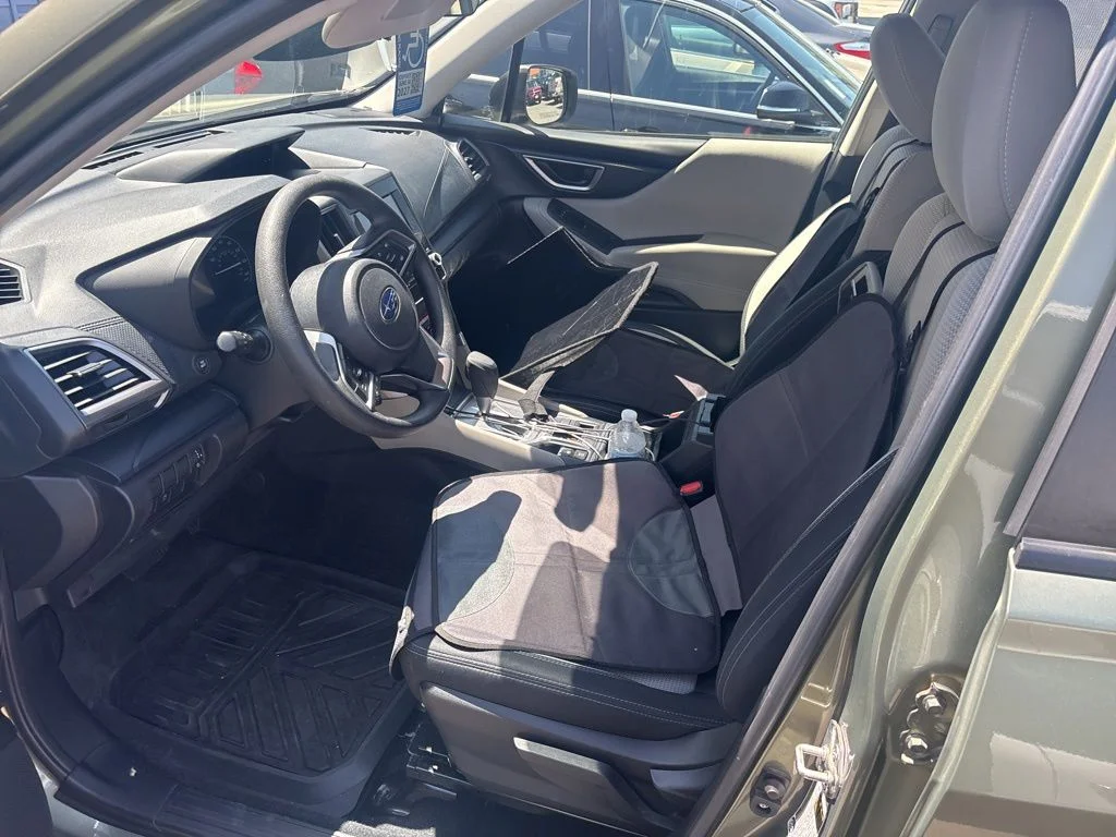 Used 2020 Green Subaru Base image 8