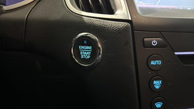 Used 2015 Magnetic Metallic Ford Titanium image 23
