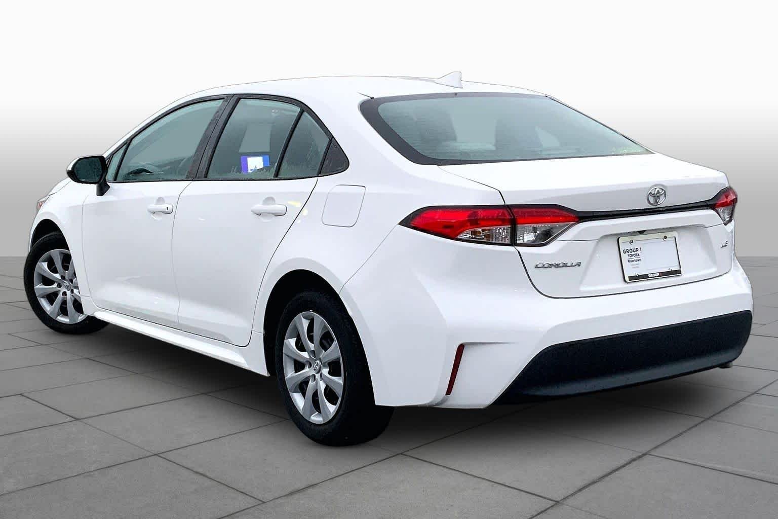 Used 2023 Ice Cap Toyota LE image 12