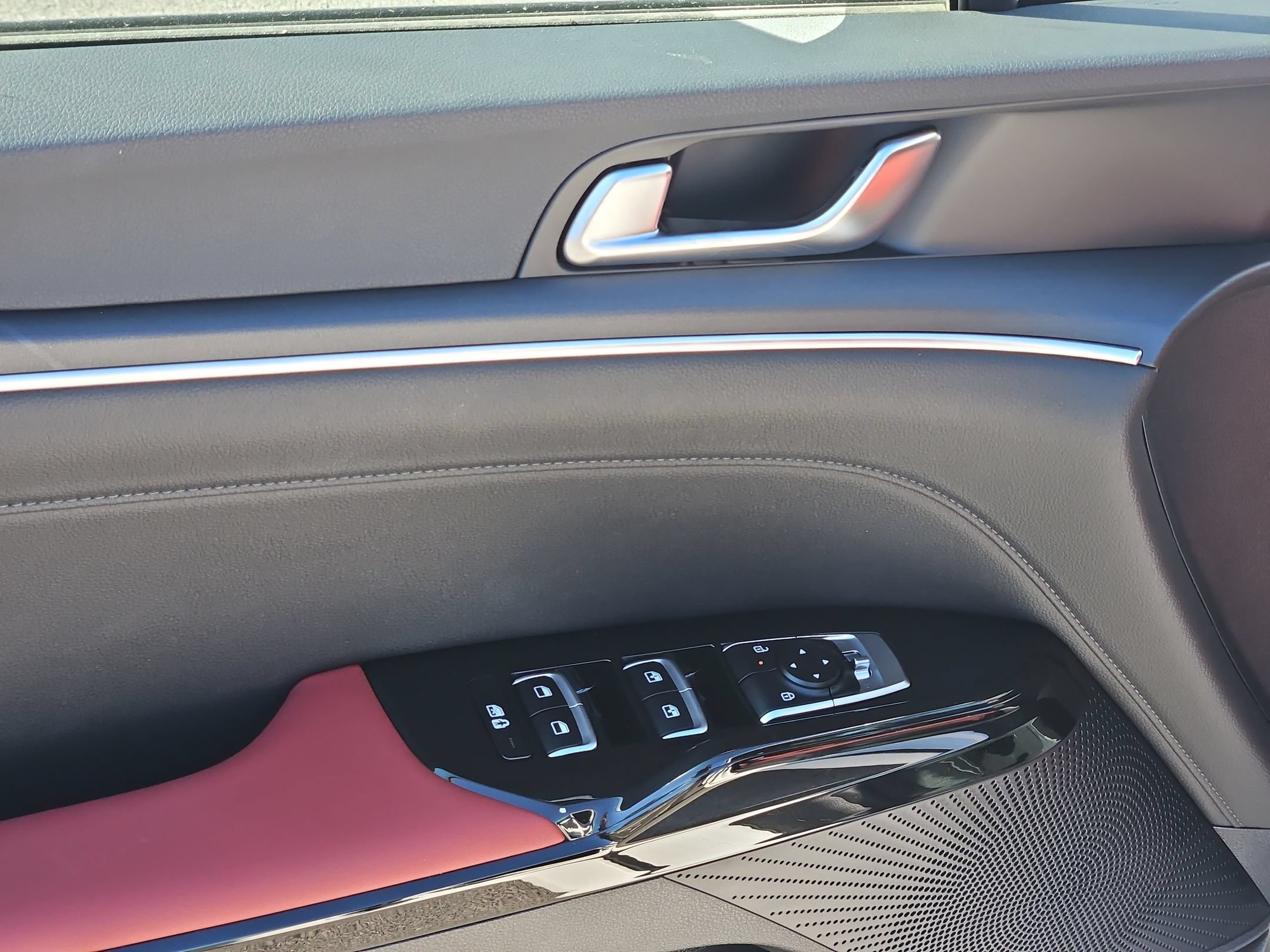 New 2026 Snow White Pearl Kia GT-Line image 16