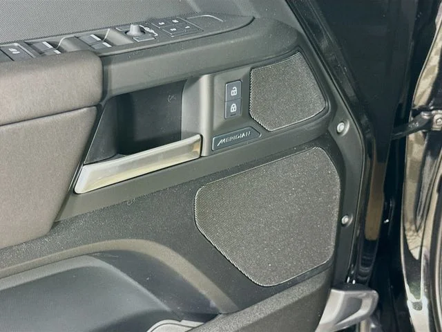 New 2026 Santorini Black Land Rover S image 21