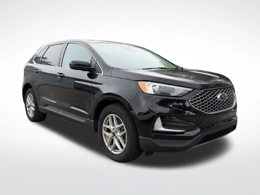 Used 2024 Black Ford SEL image 2