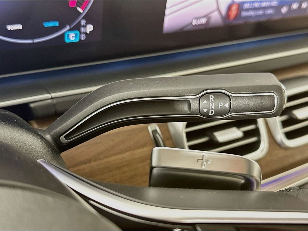 New 2026 MANUFAKTUR Moonlight White Metallic Mercedes-Benz GLE 450 image 17